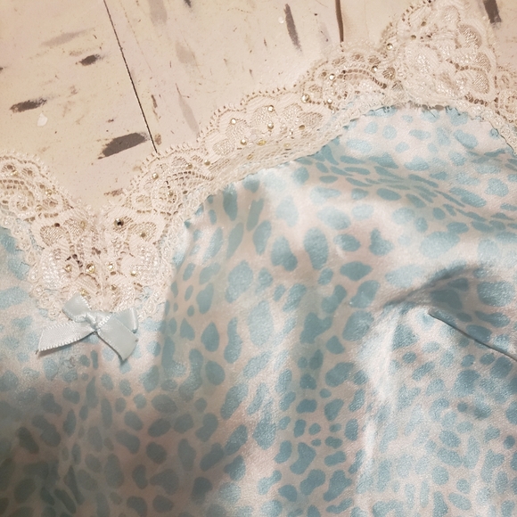 Victoria's Secret Women's Victorias Secret Slips. - Picture 4 of 9